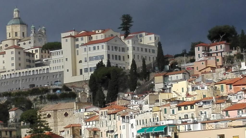 Appartamento Bellavista Con Parking Privato, A Un Passo Dal Teatro Ariston Санремо Экстерьер фото